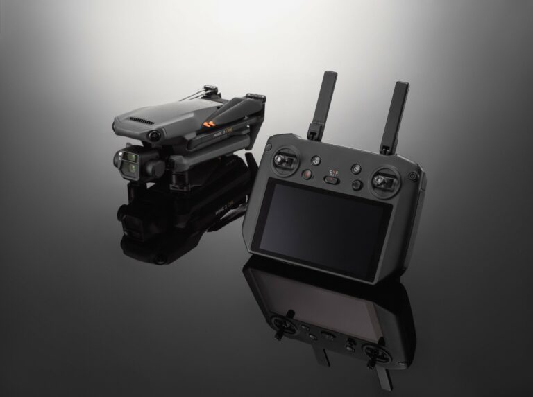 DJI Mavic 3 | The drone that’s built to capture your imagination.