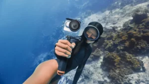 swimming under water with Insta360 Go3 action camera