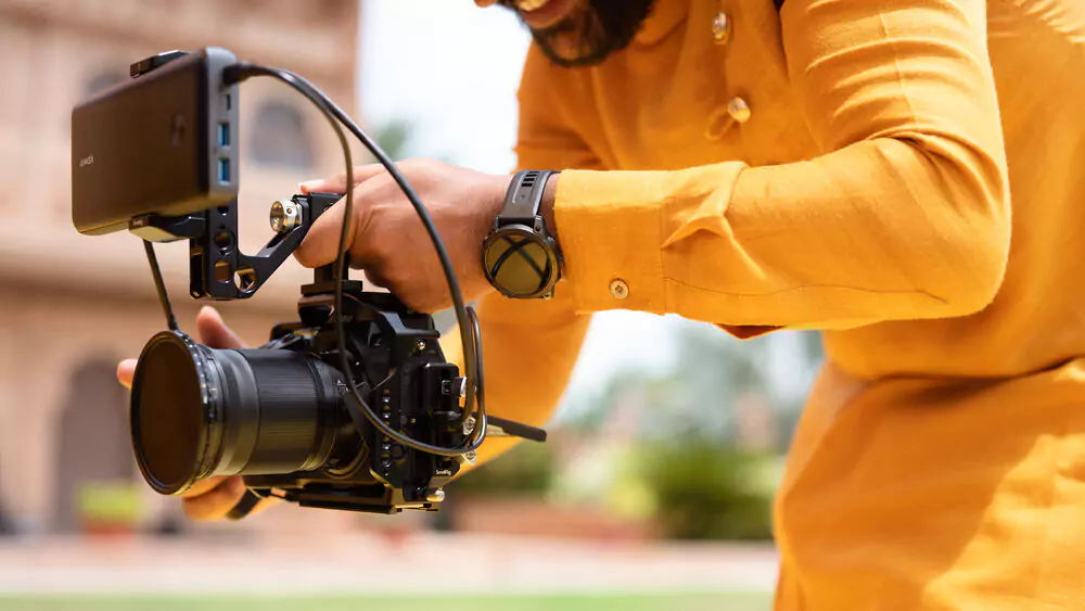 Nikon Z8 Mirrorless Camera with NIKKOR Z 28-75mm f/2.8 Lens
