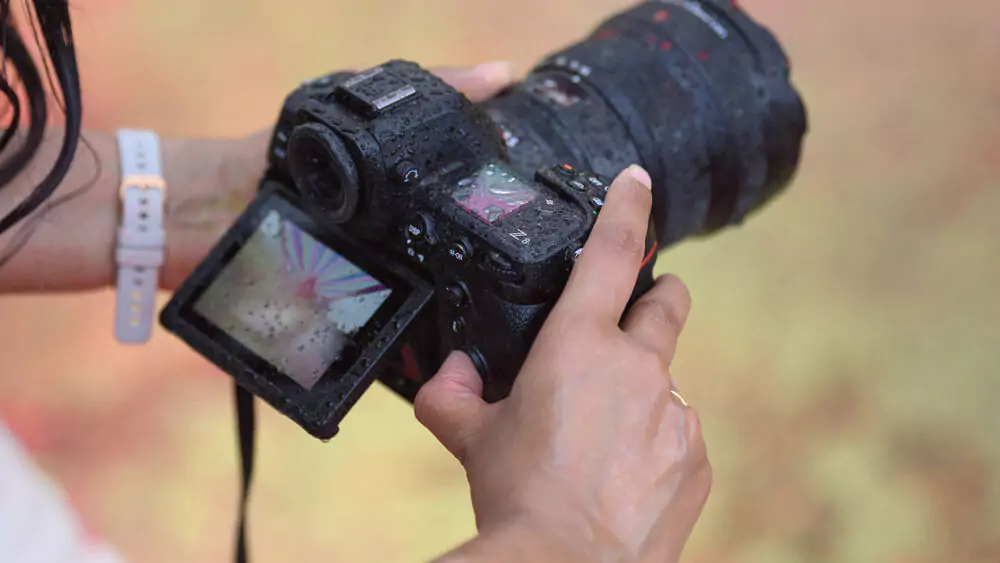 Nikon Z8 Mirrorless Camera with NIKKOR Z 28-75mm f/2.8 Lens