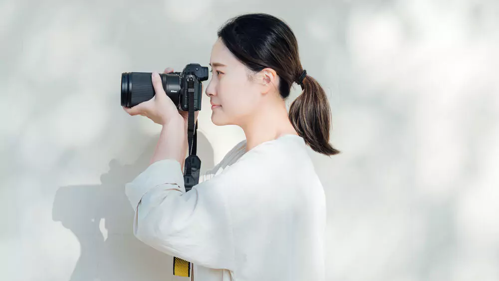Nikon Z8 Mirrorless Camera with NIKKOR Z 28-75mm f/2.8 Lens