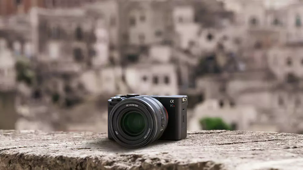 Sony a7CR Mirrorless Camera (Silver)
