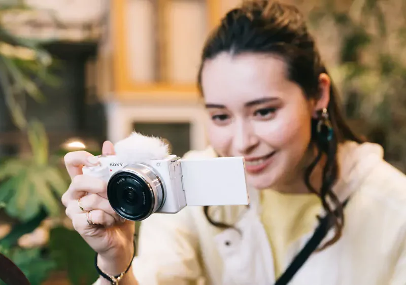 Sony ZV-E10 Mirrorless Camera with 16-50mm Lens and Content Creator Kit (Black)