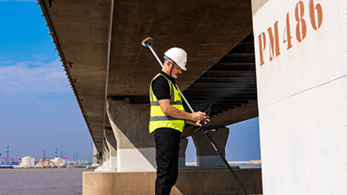 CHCNAV i73+ Compact GNSS Receiver