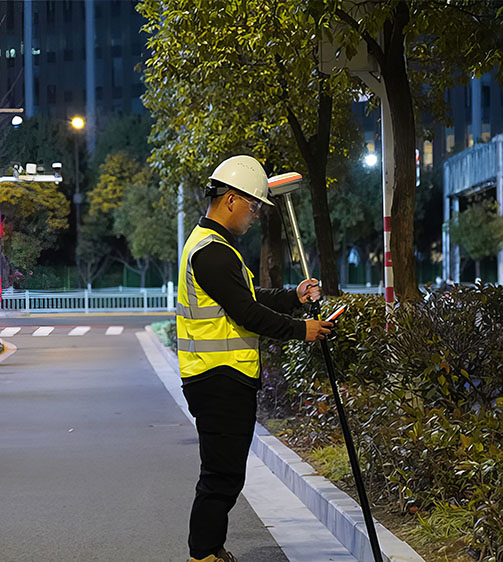 CHCNAV i83 Smart IMU-RTK GNSS with Robust Connectivity