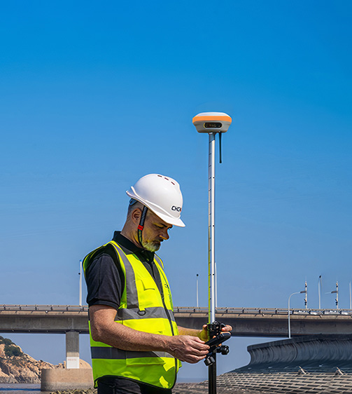 CHCNAV i83 Smart IMU-RTK GNSS with Robust Connectivity