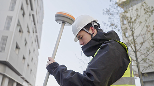 CHCNAV i83 Pro Smart IMU-RTK GNSS + L-Band Receiver