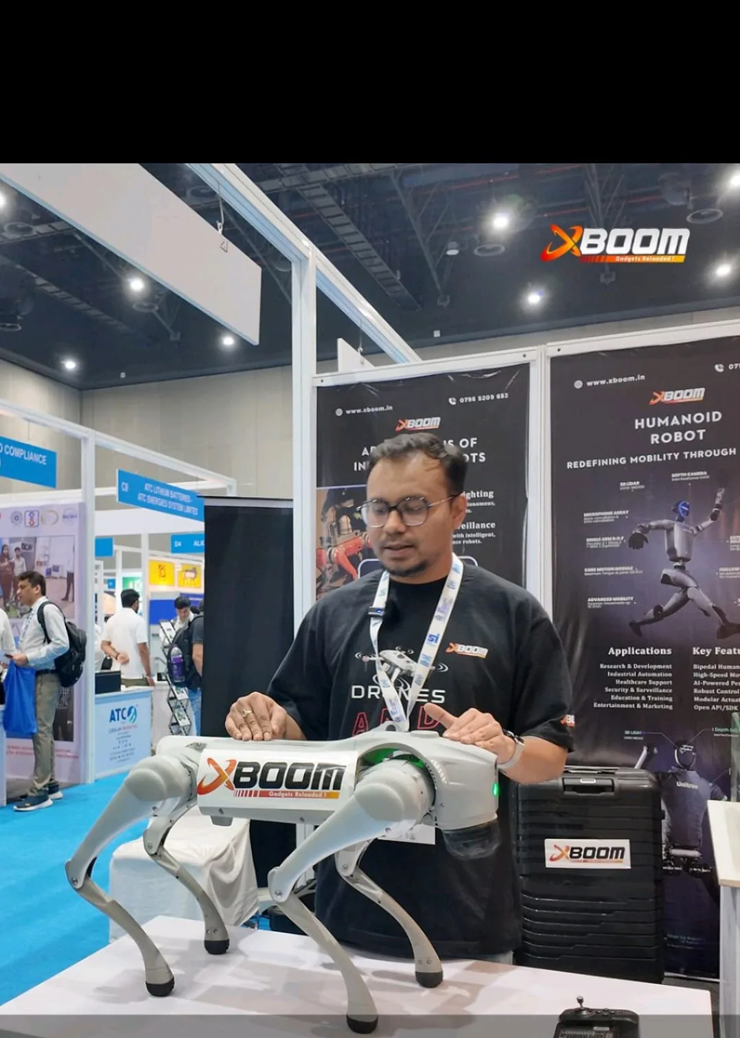 Expo floor &middot; Go2 walkthrough